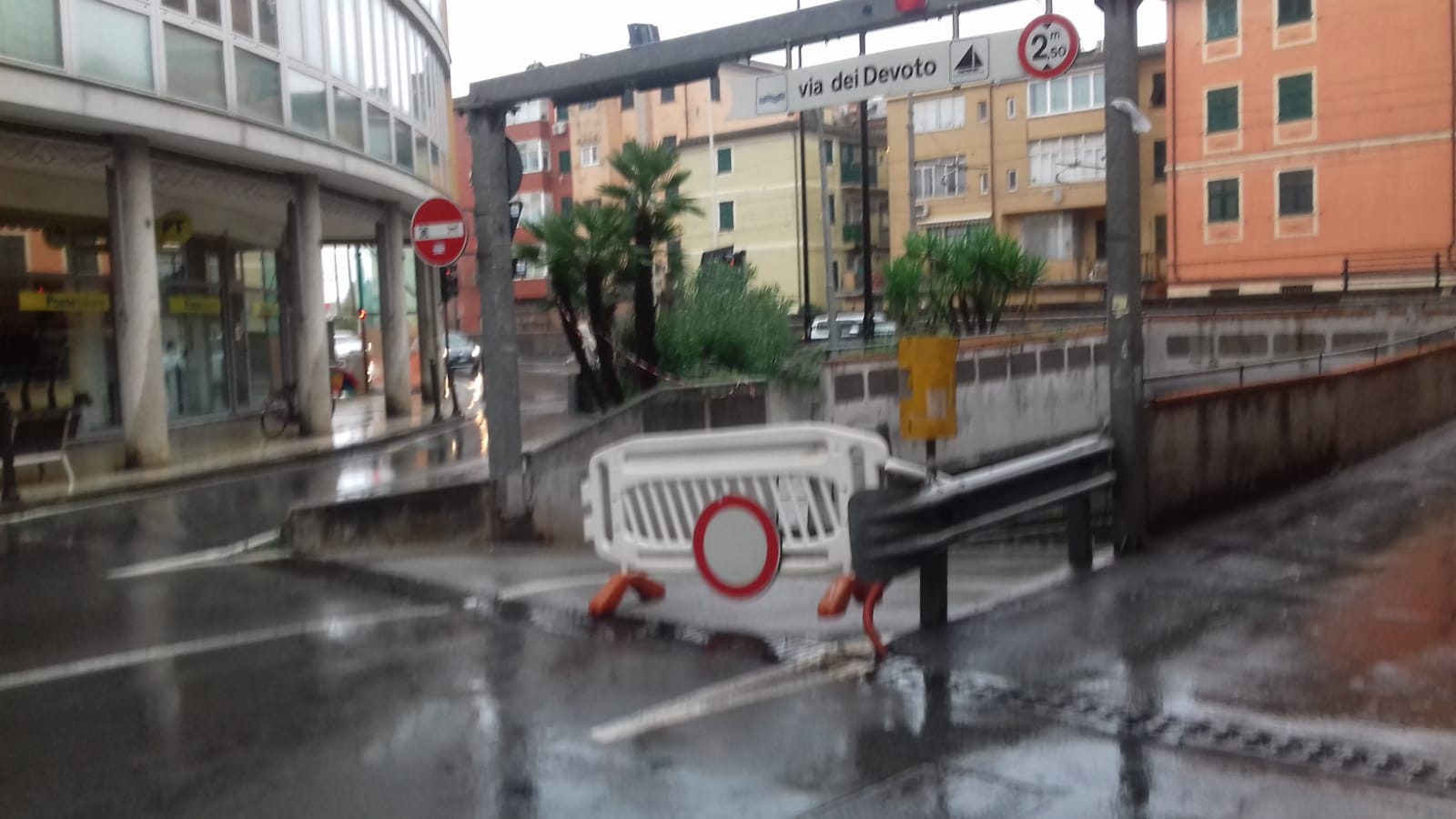 Lavagna, chiusi in maniera preventiva i sottopassi. Chiusa l'Aurelia Chiavari Lavagna TWebNews Lavagna, chiusi in maniera preventiva i sottopassi. Chiusa l'Aurelia Chiavari Lavagna TWebNews